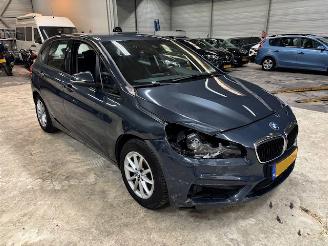 Schadeauto BMW 2-serie 218i Cent.Executive 2016/5