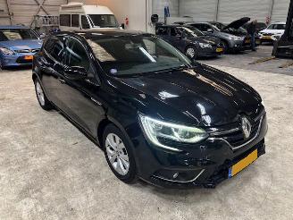 Coche accidentado Renault Mégane 1.3 TCe Limited  140pk 2019/6