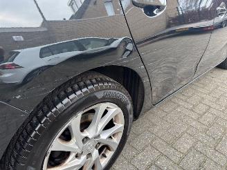 Toyota Auris 1.2 T Sports Dynamic 116pk picture 3