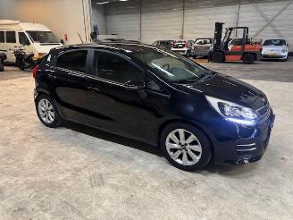 Unfallwagen Kia Rio 1.4 5-drs clima  110pk 2022/6