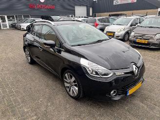 Schadeauto Renault Clio 0.9 TCE Nicht & Day 2015/4