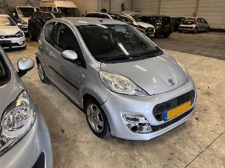 Peugeot 107 2 x 107  airco  km 73.956 en km 77.119 picture 12