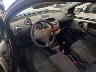 Peugeot 107 2 x 107  airco  km 73.956 en km 77.119 picture 18