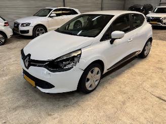 Renault Clio 1.2  5-drs airco picture 3