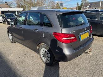 damaged passenger cars Mercedes B-klasse 180 CDI Automaat 2013/4