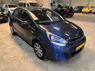 Auto incidentate Kia Rio 1.2  5-drs airco 2015/2