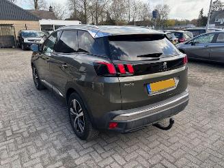 krockskadad bil auto Peugeot 3008 1.6 e-THP Premium 165pk automaat 2017/6