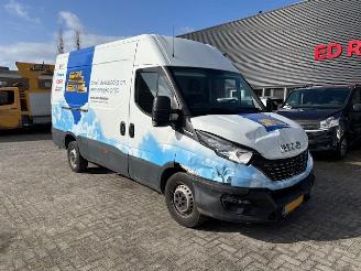 Unfall Kfz Van Iveco Daily 2.3 L2H3 Automaat  NAP 2021/2