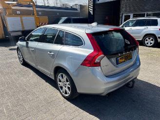 Volvo V-60 1.5 T3 Nordic+ automaat 152pk picture 4