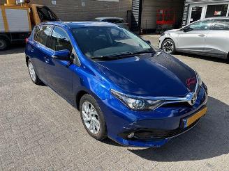 uszkodzony samochody osobowe Toyota Auris 1.2T Aspiration Limited 2016/9