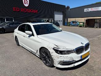 krockskadad bil auto BMW 5-serie 530e iPerformance High Exect.automaat 2017/8