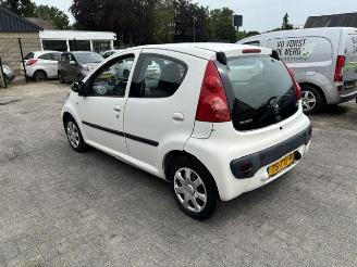 Auto incidentate Peugeot 107 1.0 12v 5-drs airco 2012/4