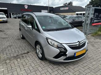 damaged passenger cars Opel Zafira 1.4 Edition 2012/4