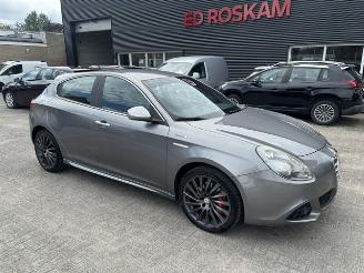 krockskadad bil auto Alfa Romeo Giulietta 1.6 JTD Distinctive 2013/11