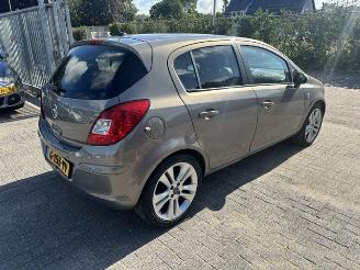 Opel Corsa 1.4 16v Design Edition picture 3