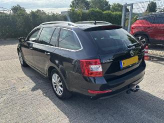 krockskadad bil auto Skoda Octavia 1.0 TSI DSG Greentech NAP 2017/2