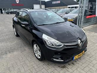 krockskadad bil auto Renault Clio 1.5 DCI Ecoleader Limited 2017/3