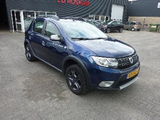 uszkodzony samochody osobowe Dacia Sandero 0.9 TCE SL STEPWAY 2017/10