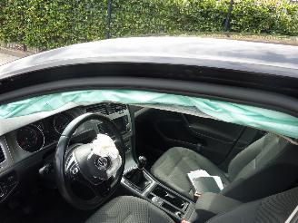 Volkswagen Golf 1.0 TSI picture 9
