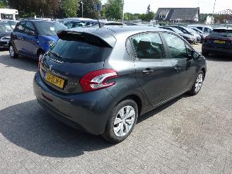 Peugeot 208 1.2 VTI ACCESS picture 2
