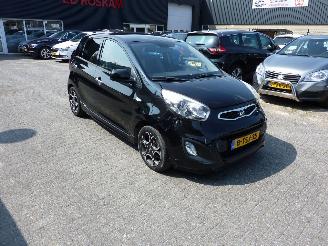 damaged passenger cars Kia Picanto 1.2 CVVT WORL CUP ED. 2014/6