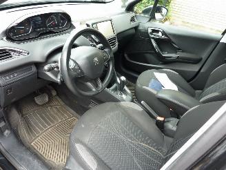 Peugeot 208 1.4 e-HDI BLUE LEASE picture 9