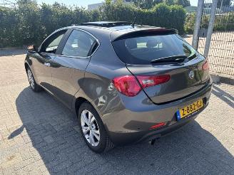 skadebil auto Alfa Romeo Giulietta 1.4 T Distinctive Pano 2013/1