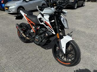 dommages motocyclettes  KTM 125 Duke 125 Duke Abs 2018/6