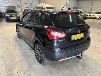 krockskadad bil auto Suzuki SX4 1.6 S-Cross Exec. automaat Pano 2016/6