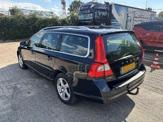 uszkodzony samochody osobowe Volvo V-70 1.6 T4  Lim.Edition  179pk 2011/11