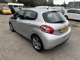 škoda osobní automobily Peugeot 208 1.2 VTI Allure 5-drs clima 2014/3