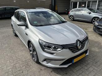 damaged passenger cars Renault Mégane 1.2 TCE GT-Line 131pk 2018/3
