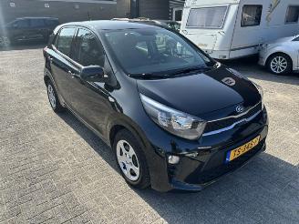 Unfallwagen Kia Picanto 1.0 5-drs PlusLine airco  NAP 2018/10