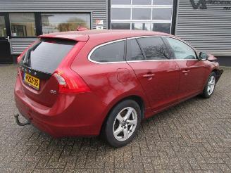 damaged passenger cars Volvo V-60 1.6 D2 2015/3
