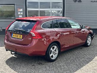 Schadeauto Volvo V-60 1.6 D2 2015/3