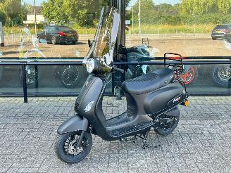 danneggiata scooter GTS  Toscana Nieuw! 2024/12