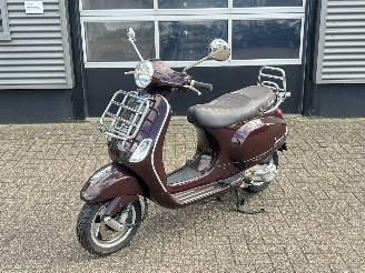 danneggiata scooter Vespa  LX 50 4T 2013/9