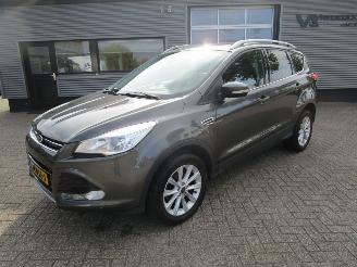krockskadad bil auto Ford Kuga 1.5 Titanium Styling Pack 2015/4