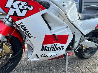 Yamaha FZR 1000  picture 13