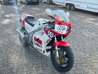 Yamaha FZR 1000  picture 7