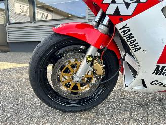 Yamaha FZR 1000  picture 14