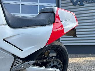 Yamaha FZR 1000  picture 16
