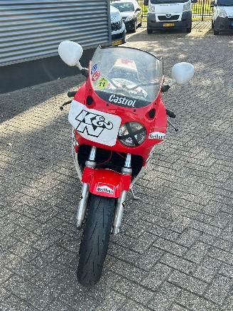 Yamaha FZR 1000  picture 8