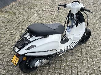 Vespa  Sprint 50 4T picture 11