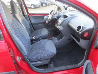 Peugeot 107 1.0-12V XS 5drs picture 3