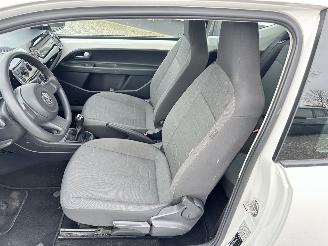 Volkswagen Up! 1.0 move up! Bluemotion picture 10