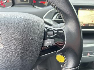 Peugeot 308 SW 1.2 PureTech Blue Lease Premium picture 18