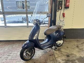 skadebil bromfiets Vespa  Primavera 50 2018/10