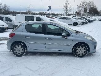 Peugeot 207 1.6 VTi XS Automaat picture 6