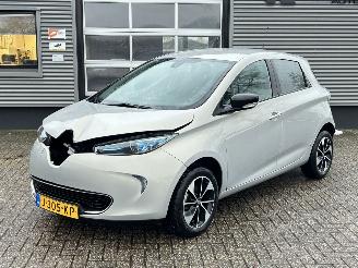 Vaurioauto  passenger cars Renault Zoé R110 Limited 41kWh Ex Accu 2018/12